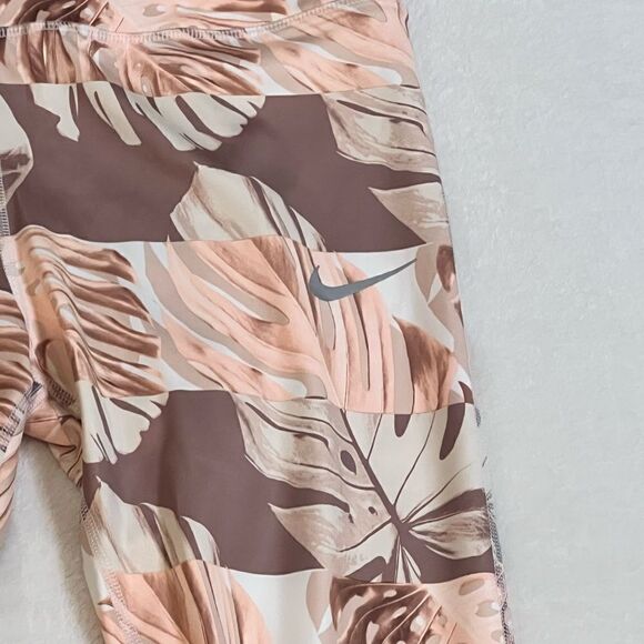 NWT Nike Tropical Print High Rise Crop Leggings - Size XL - Picture 10 of 12